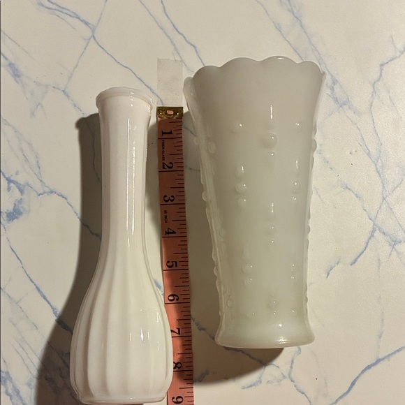 Elegant Vintage White Milk Glass Vase Set of 2 - Picture 4 of 7